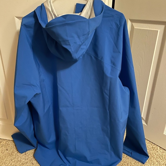 Waterproof Under Armour Loose Rain Jacket Shell - Picture 2 of 4